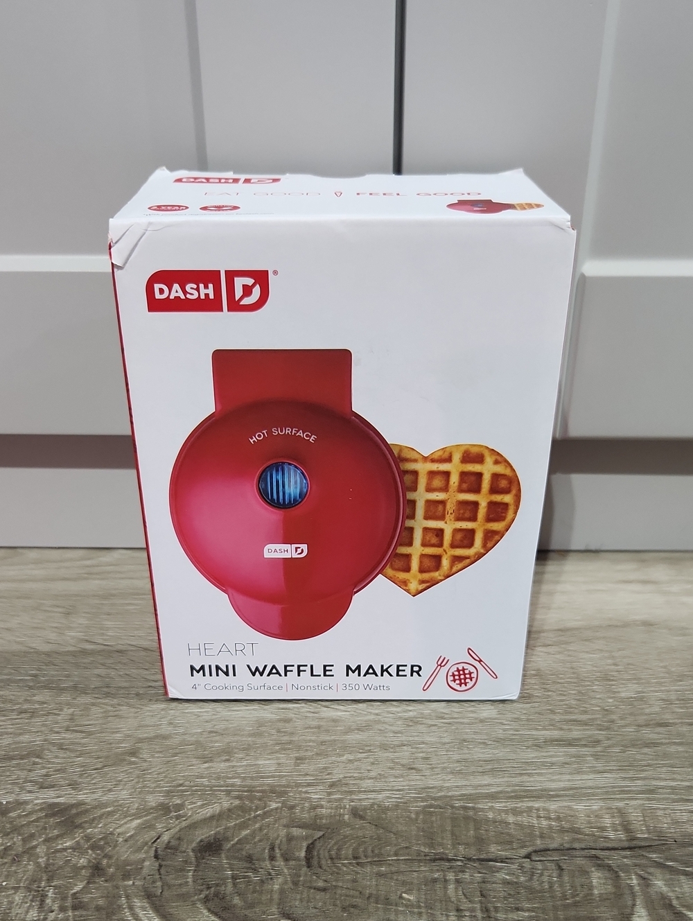 NWT DASH Heart Mini Waffle Maker - Red